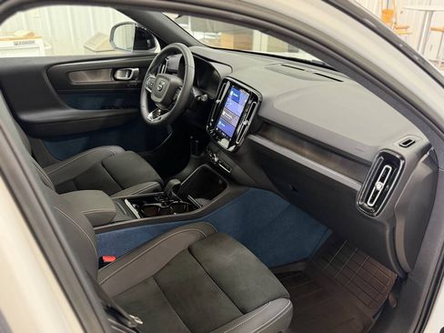 Used 2023 Volvo XC40 Recharge Plus w/ Protection Package Premier AWD/4WD image 20