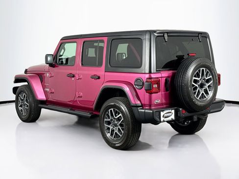 Used 2024 Jeep Wrangler Unlimited Sahara w/ Technology Group AWD/4WD image 9