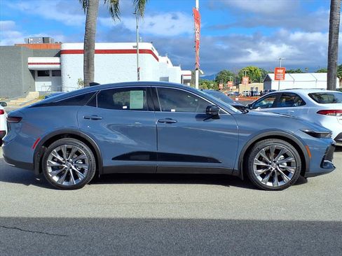 Used 2026 Toyota Crown Limited image 3