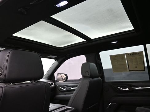 Used 2023 GMC Yukon Denali image 2