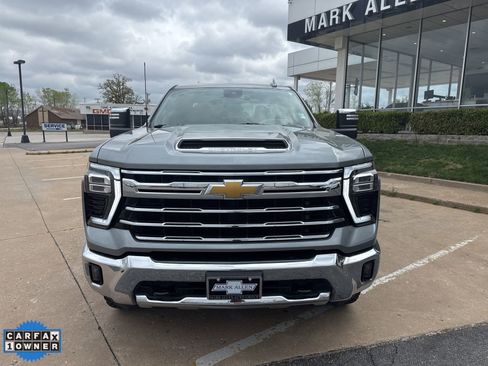 Used 2024 Chevrolet Silverado 2500 LTZ w/ LTZ Convenience Package image 8