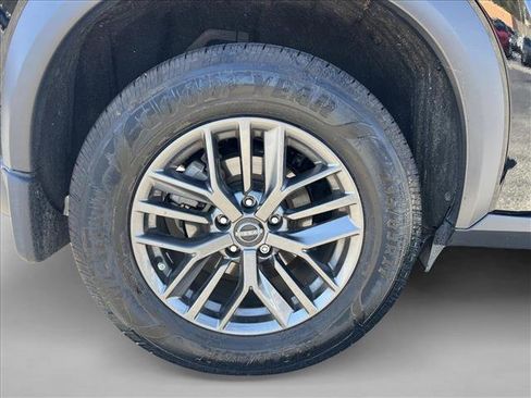 Used 2023 Nissan Rogue S image 24