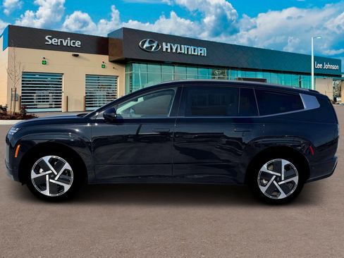 New 2026 Hyundai Ioniq 9 Calligraphy image 3