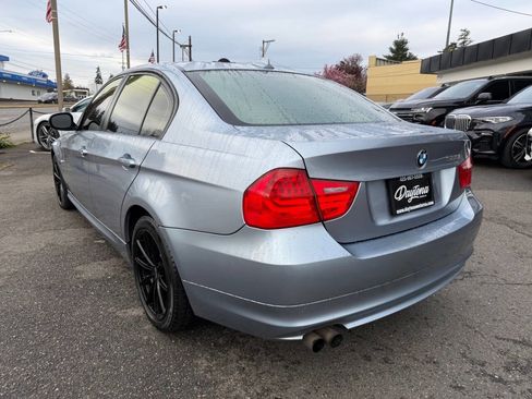 Used 2011 BMW 328i xDrive Sedan AWD/4WD image 4