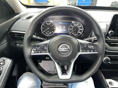 Used 2019 Nissan Altima 2.5 S FWD image 14