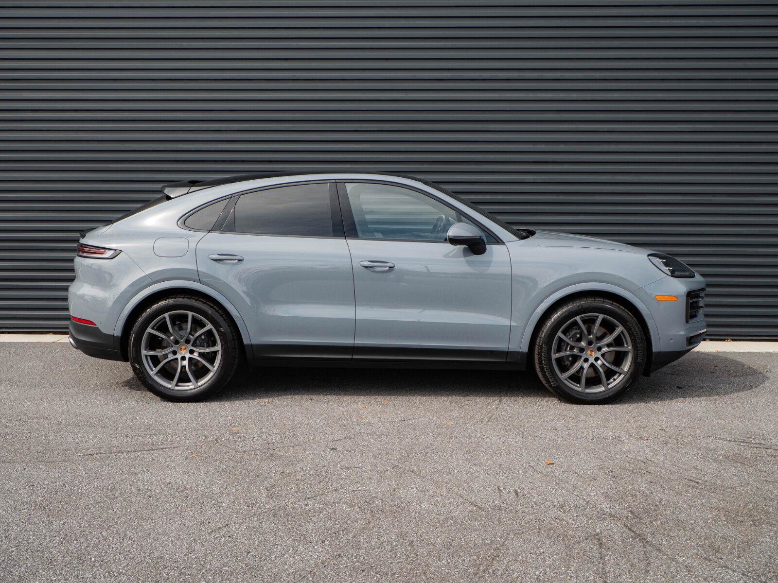 Used 2026 Porsche Cayenne Coupe AWD/4WD image 28
