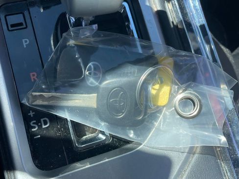 Used 2020 Toyota Tundra Platinum image 12