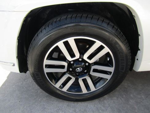 Used 2016 Toyota 4Runner Limited image 7