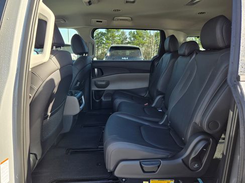 New 2026 Kia Carnival EX image 26