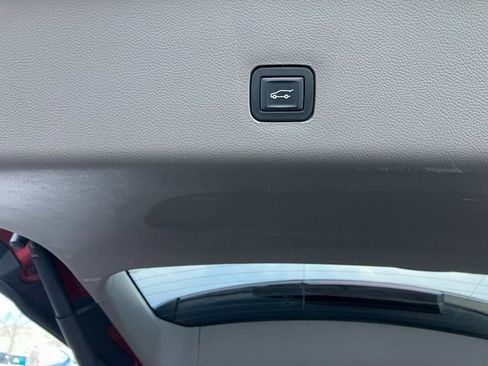 Used 2019 Chevrolet Traverse LT w/ LPO, Floor Liner Package image 24