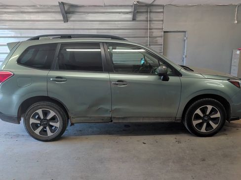Used 2017 Subaru Forester 2.5i Premium w/ All-Weather Package AWD/4WD image 6