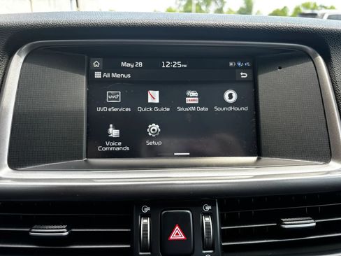 Used 2018 Kia Optima LX FWD image 11