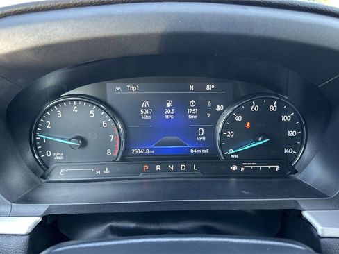 Used 2022 Ford Explorer XLT image 15