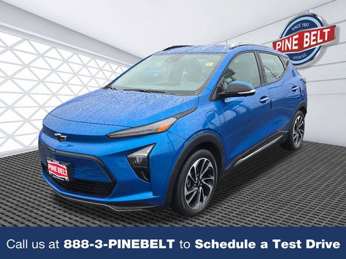 Certified 2023 Chevrolet Bolt EUV Premier image 1