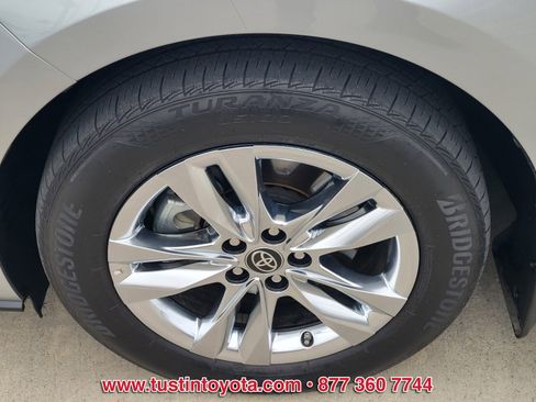 Certified 2023 Toyota Sienna Limited image 9