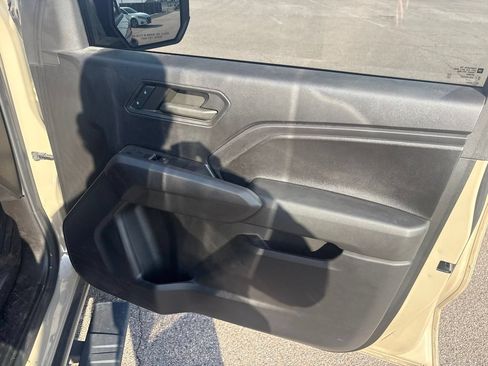 Used 2023 Chevrolet Colorado Trail Boss AWD/4WD image 17