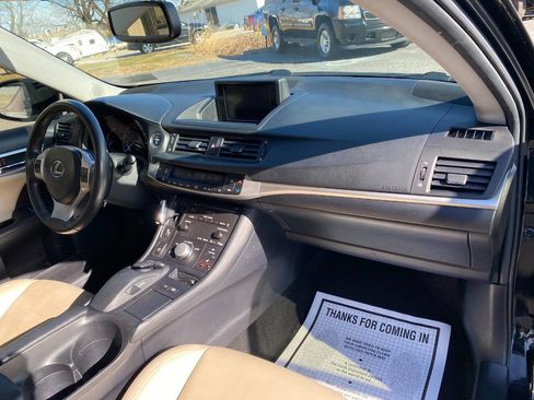 Used 2013 Lexus CT 200h w/ Premium Pkg w/Navigation image 30