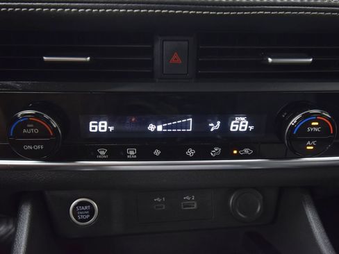 Used 2023 Nissan Rogue SV AWD/4WD image 38