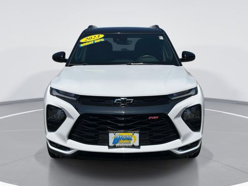 Used 2023 Chevrolet TrailBlazer RS w/ Convenience Package AWD/4WD image 2