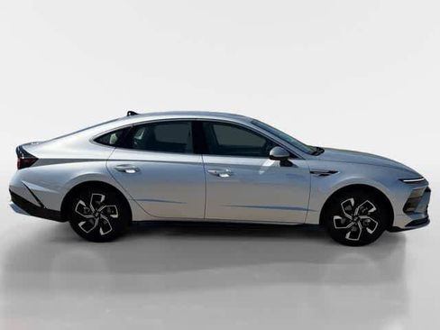 Certified 2025 Hyundai Sonata SEL image 6