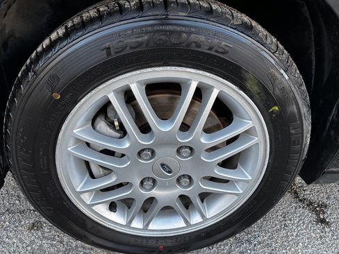 Used 2010 Ford Focus SE image 20