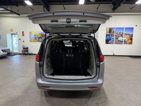 Used 2021 Chrysler Voyager L FWD image 25