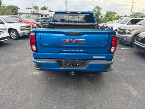 Used 2022 GMC Sierra 1500 Elevation w/ Elevation Premium Package AWD/4WD image 2