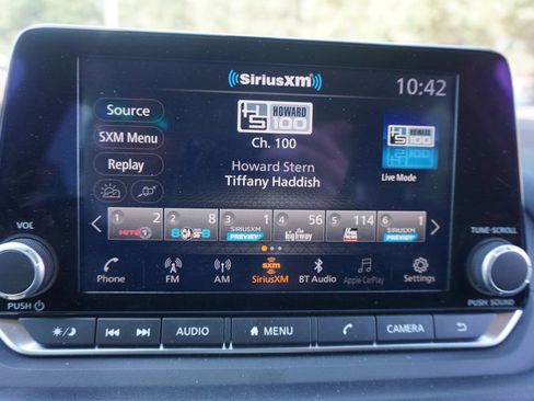 Used 2023 Nissan Rogue S image 10