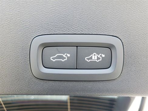 New 2026 Volvo XC40 B5 Ultra w/ Protection Package Premier image 34