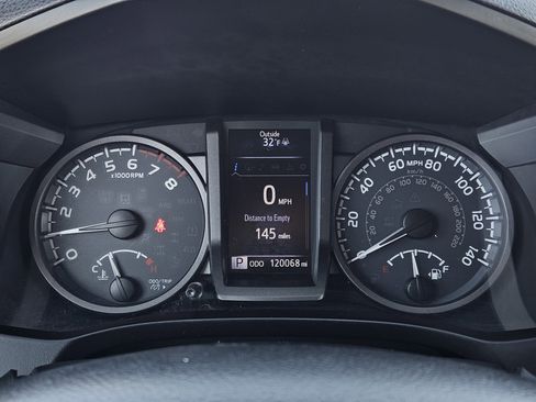 Used 2019 Toyota Tacoma TRD Off-Road w/ Technology Package image 14