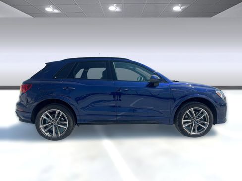 New 2025 Audi Q3 2.0T Premium image 8