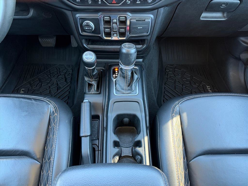 Used 2023 Jeep Gladiator Overland AWD/4WD image 16