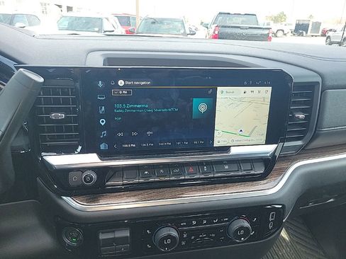 Used 2025 Chevrolet Silverado 1500 LT image 11