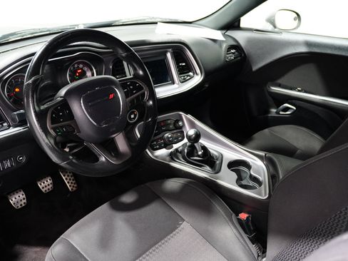 Used 2019 Dodge Challenger R/T image 11