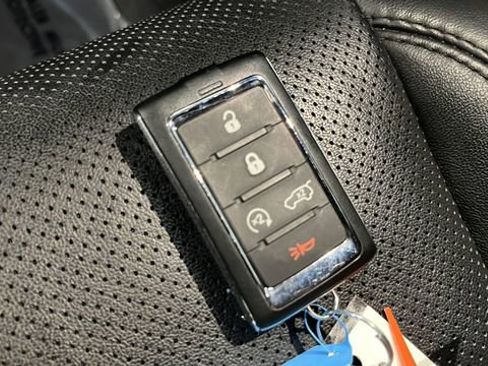 Used 2023 Jeep Wagoneer L 4WD w/ Premium Group I image 21