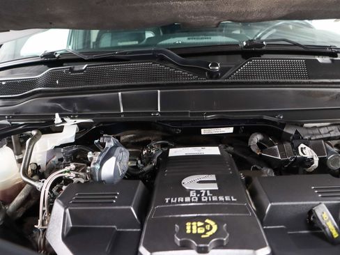 Used 2022 RAM 2500 Laramie AWD/4WD image 32