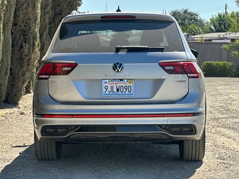 Certified 2024 Volkswagen Tiguan SE R-Line image 5