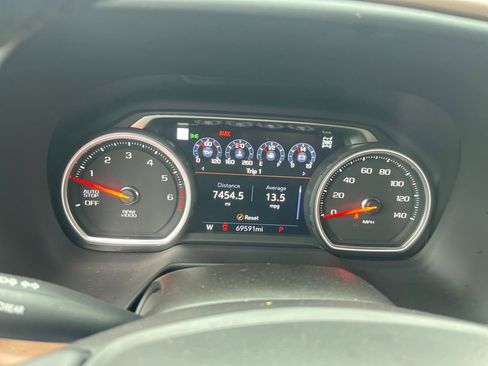 Used 2021 Chevrolet Suburban High Country image 10