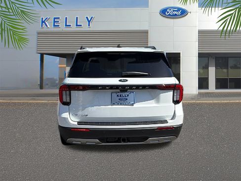 New 2026 Ford Explorer Active w/ Active Comfort Package RWD image 4