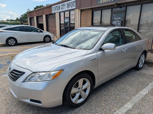 Used 2008 Toyota Camry Hybrid w/ Upgrade Pkg w/ Navigation FWD image 1