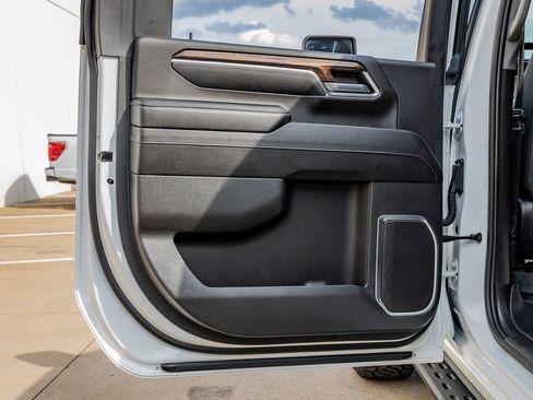 Used 2024 GMC Sierra 3500 SLE image 38