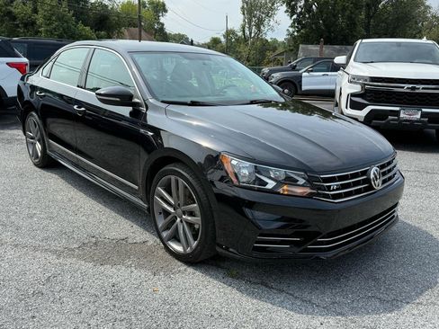 Used 2017 Volkswagen Passat 1.8T R-Line FWD image 4