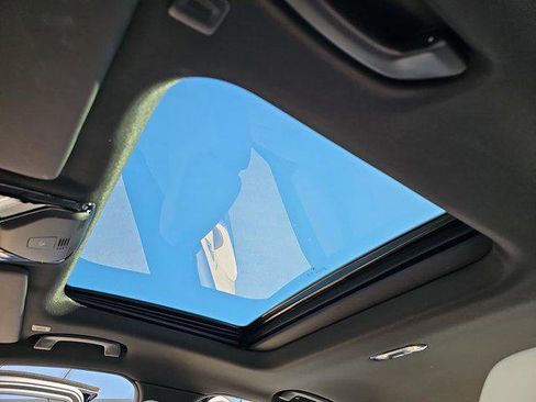 Used 2024 BMW 330i Sedan w/ Convenience Package image 30