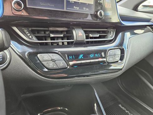 Used 2019 Toyota C-HR XLE image 21