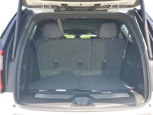 Used 2025 GMC Yukon Denali RWD image 15