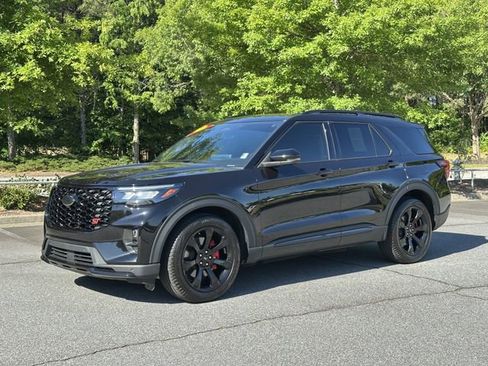 Used 2025 Ford Explorer ST w/ Sun And Sound Package AWD/4WD image 3