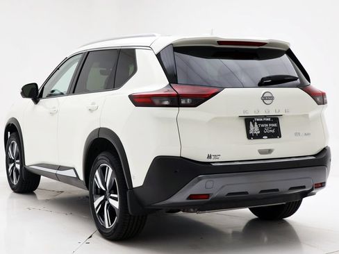 Used 2023 Nissan Rogue SL AWD/4WD image 6