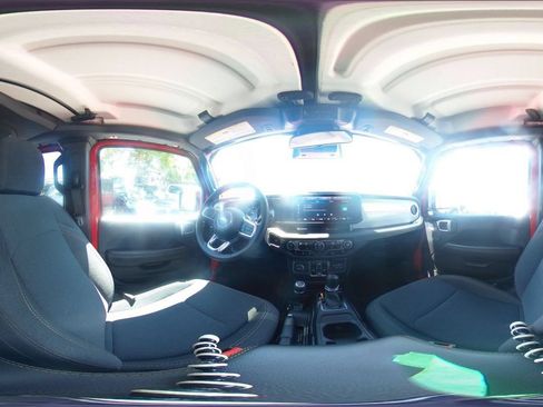 Used 2025 Jeep Wrangler Unlimited Sahara AWD/4WD image 37