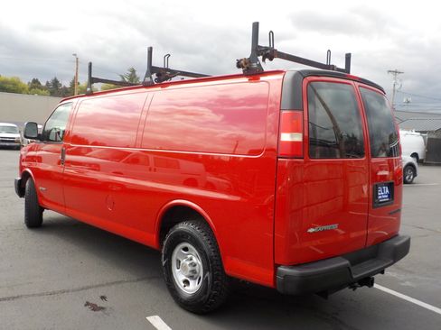 Used 2005 Chevrolet Express 3500 Extended RWD image 10