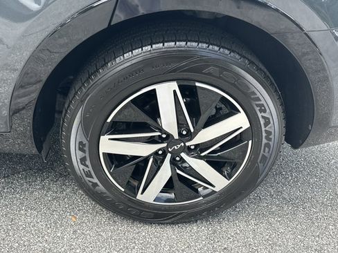 Certified 2022 Kia Sorento S w/ Panoramic Sunroof Package FWD image 24
